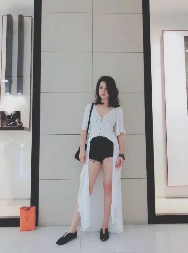 杨幂这一身被大家呼唤演“斯文败类”KK穿成红人鱼……让人想转发