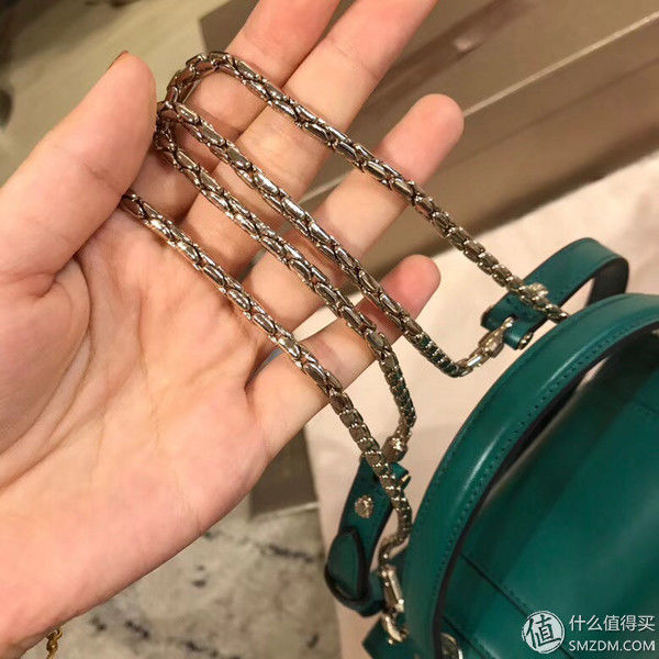 宝格丽祖母绿小号蛇头包入手评测