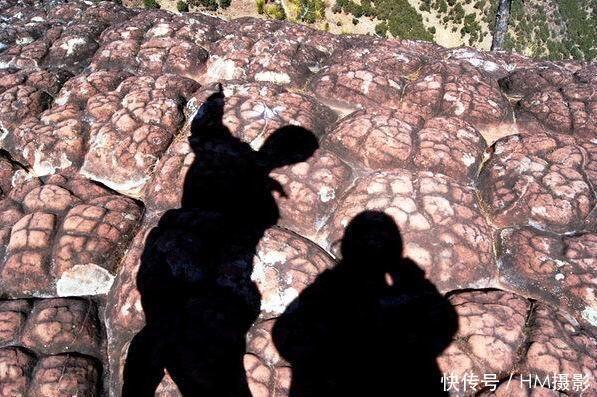 「座山峰」中国有个神奇的地方,一天3次日出,3次日落!