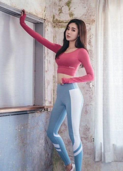 打底裤展现百分百的完美，被无数女人追捧着！