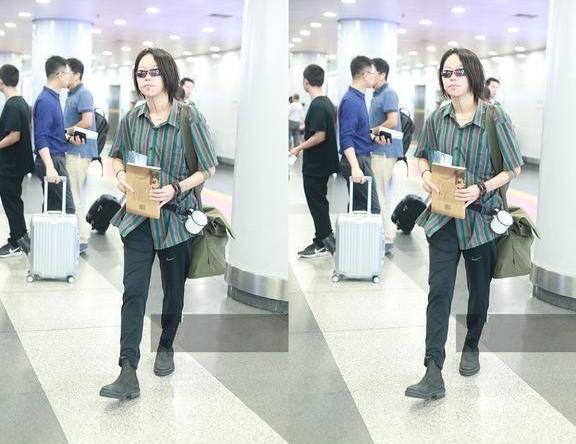 有种时尚叫窦靖童，标配小茶缸配道德经，网友：王菲的影响太大了