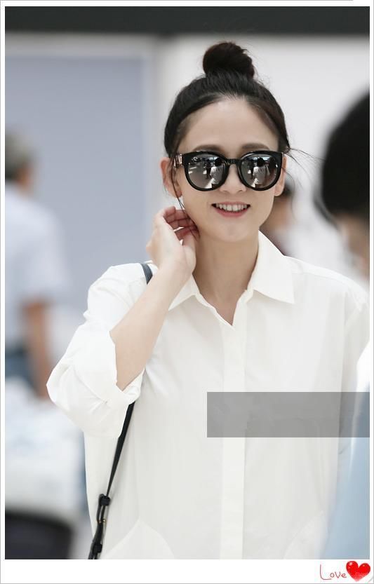 本以为39岁陈乔恩保养的够嫩的了，可看到42岁范玮琪，我沉默了！