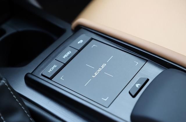  [豪车]这豪车买低配就够了，标配10气囊＋全速自适应巡航，图的就是安心