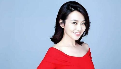  [女人]女人过了40就别再留“黑长直”了，试试这4种发型，阿姨变回姐姐