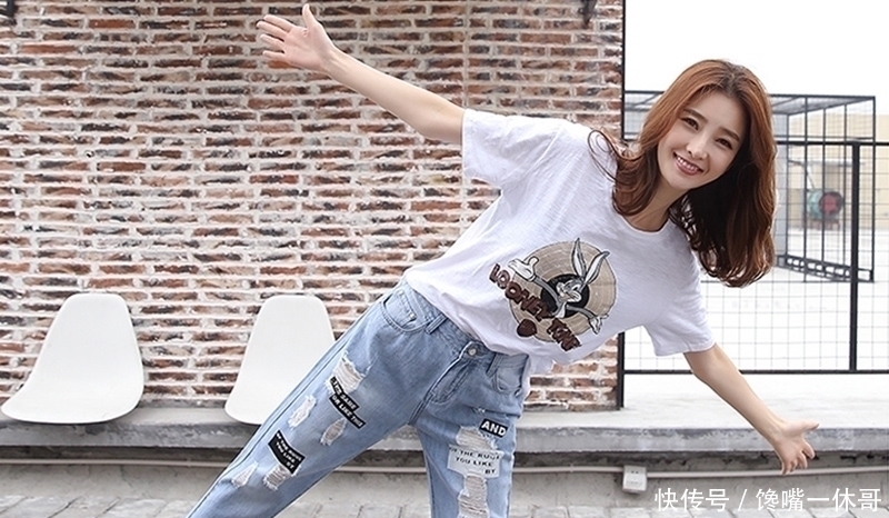  #完美#为之倾倒的紧身牛仔裤，完美身材毫不吝啬