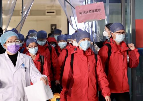  「达武汉天河国际机场」21支重症患者救治医疗队抵达武汉