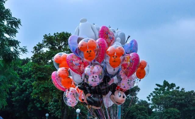 上海迪士尼:游客为何偏要带食物饮料进园,看看这些数据就知道了