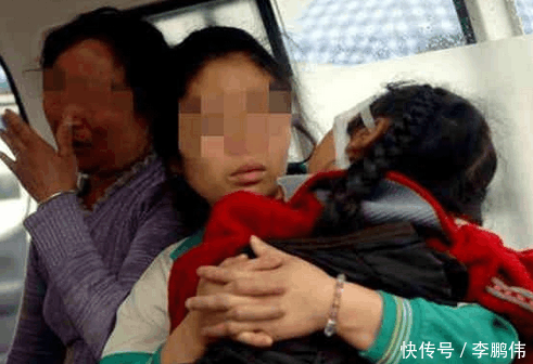 4岁女孩舌头长满水泡, 奶奶说是上火导致, 医生