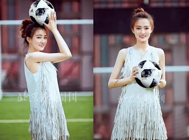 同是“足球宝贝”，徐璐优雅关晓彤清纯，黄圣依凭一双腿赢过两人
