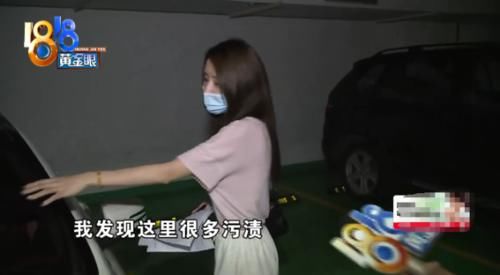 『小便』女子停错车，男子在其奔驰车顶小便，看清聊天内容大家却支持男子