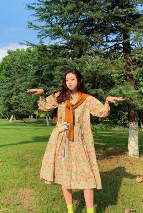  适合■最适合出门郊游穿的三款裙子，简单不失个性，女生不能错过！