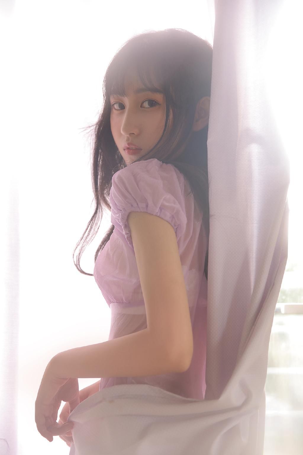 极品萝莉美女白丝长腿诱惑美女照片