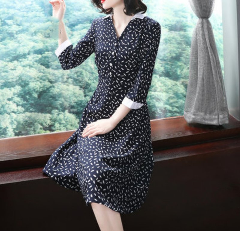 新出的秋装连衣裙，释放女性魅力，不止一点点的好看