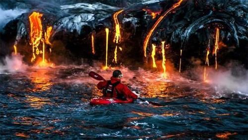 世界上“最不危险”的火山，人们在上面行走，还有人在上面烧烤