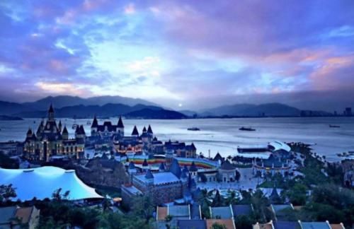 越南人评价世界各国游客：日本人有礼貌，美国人很大气，中国人用