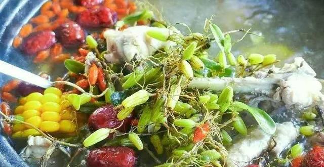  【植物】大山深处一种植物，叶子长在果实上，目前26元一斤，野生的太少