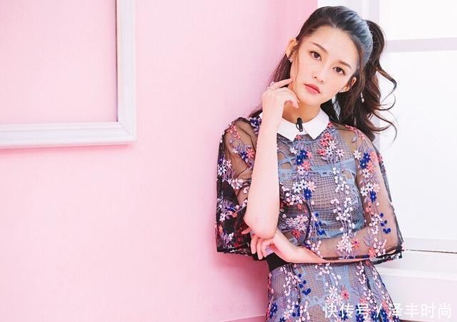 乍一看，还以为是李湘，穿衣却让人眼前一亮，直接挑战小21岁李沁