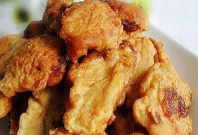  「淀粉」炸鱼时，到底是用面糊还是淀粉？很多人弄错，怪不得不够酥脆