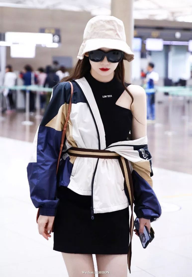 明星 | 孟美岐机场大玩“下半身失踪” 韩雪太会穿献上我的膝盖