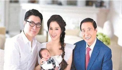 郭晶晶炫富了，对比吴佩慈徐子淇，一目了然！人生太幸福