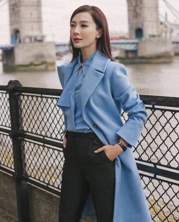 穿西装比男生还帅的6位女星，韩雪俞飞鸿霸气，陈数优雅十足