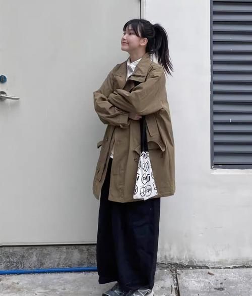  适合腿粗：腿粗女孩别穿牛仔裤了，2020年最遮肉的是“裤裙”，贼潮