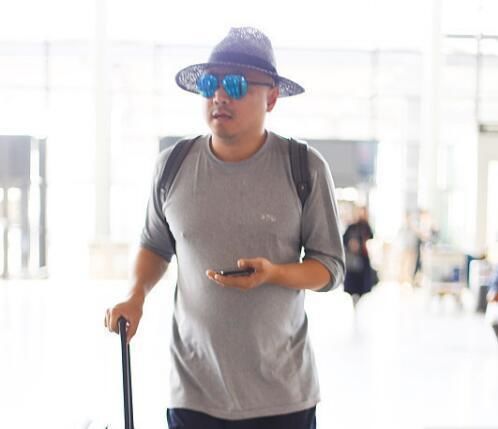 明星最新机场街拍，宋慧乔秒杀林志玲，徐峥这肚子是要C位出道吗