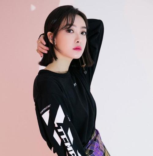 宋茜厉害了!牙签细的高跟鞋都敢穿,网友:看着腿都在发抖!