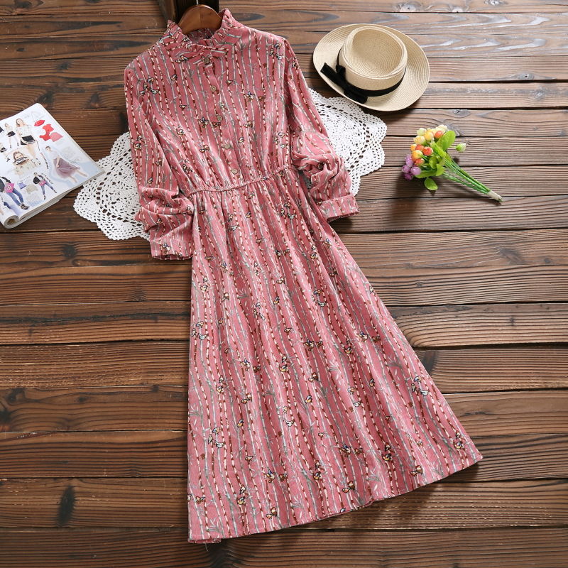 老婆是矮，但从不嫌自己矮!新款娃娃裙+平鞋，没人相信她1米5