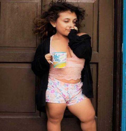 1米高女子却成杂志模特, 她独特举动狂吸上万粉丝成时尚宠儿