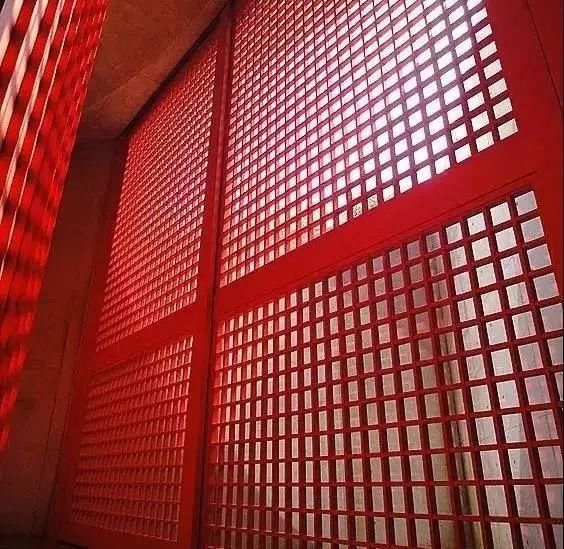 他用三年深埋十几米的大佛，是为了让黑暗中的生命走向光明！