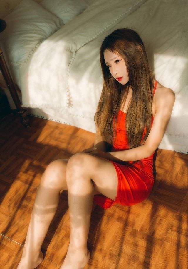 不管是小淑女和萌妹子都可以驾驭，穿在身上优雅大气尽显魅力风情