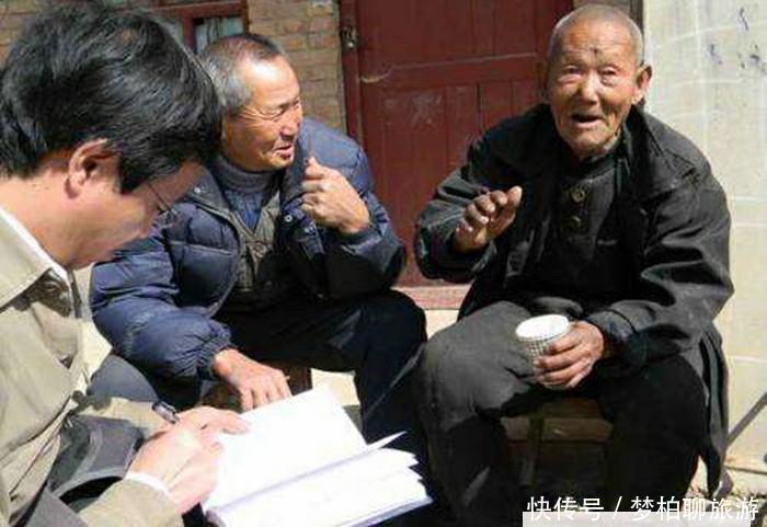 河南老农患重病，子女在军大衣里找到张“破纸”，真实身份公开！