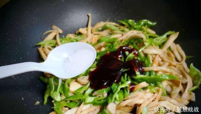 『营养』宁可不吃肉,也要给孩子吃这菜,一周吃2次,强筋骨补脑力又营养
