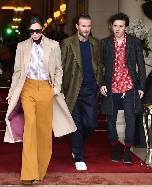 贝嫂穿礼服裙全靠勒来固定，网友：这样穿的不勒吗？难道不胸闷？