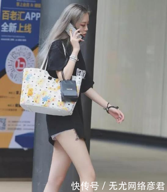 气质@街拍:明眸善睐的小姐姐,一条浅蓝色的连衣裙,时尚气质女神范