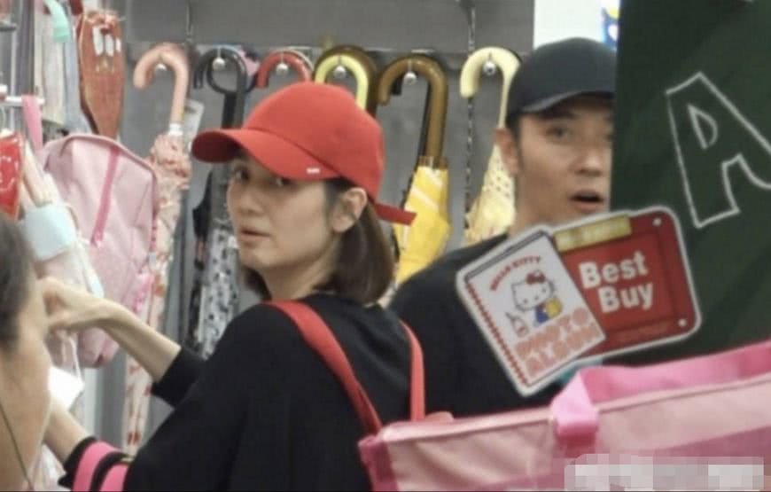 出轨风波后,洪欣一家3口首次现身,网友:想用行动破出轨传闻?