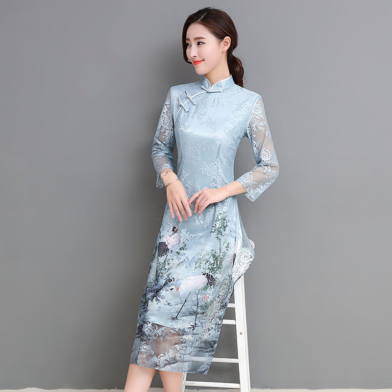 没有倾国倾城的美貌，但穿旗袍让你更美，如果有，那就更完美