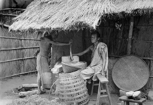 美国人在鞋盒里发现了6000张中国老照片，轰动全世界