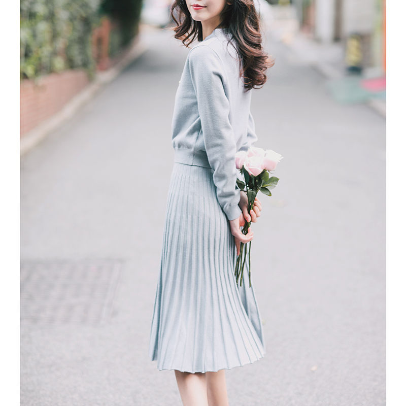 国庆小姨出嫁，我穿这种秋装裙，直接抢了新娘风头，只因裙子太美