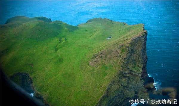 世界上最“孤独”的房子，独占一座小岛，被大海包围