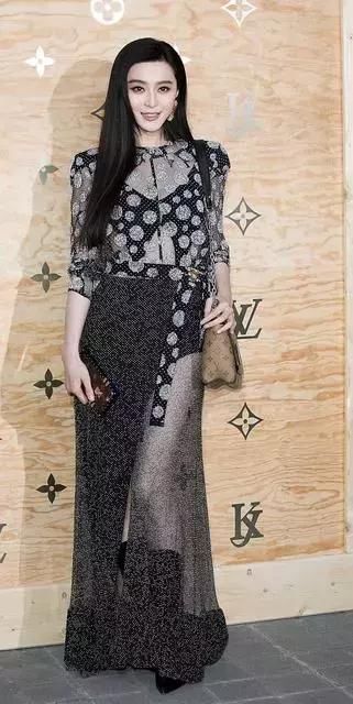 别看徐璐只有23岁，穿衣尺度丝毫不输范冰冰，网友：有料就是自信