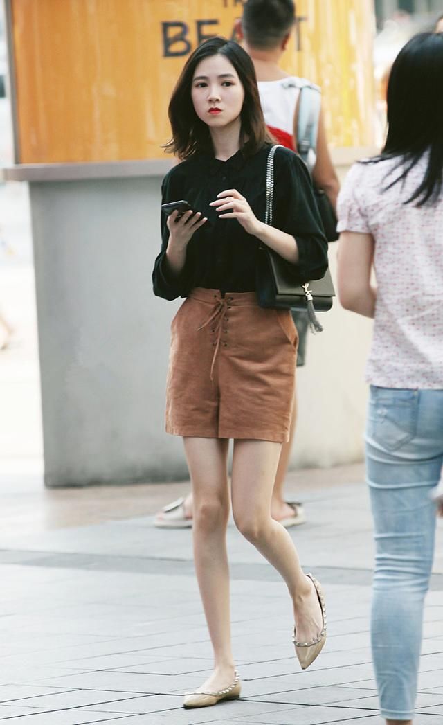 街拍路人,超有女王风范的穿搭参考,让你变得无与伦比的美丽