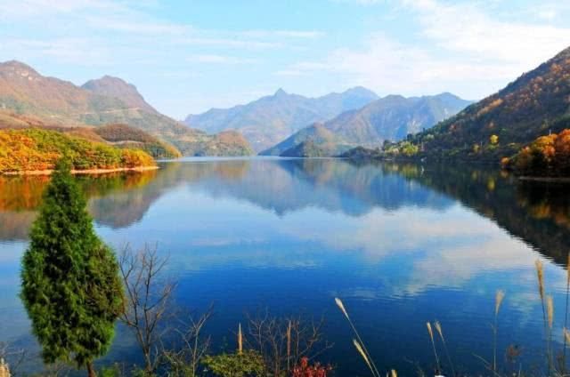 四川一个不知名的小县城,地处三省交界处,风景如画