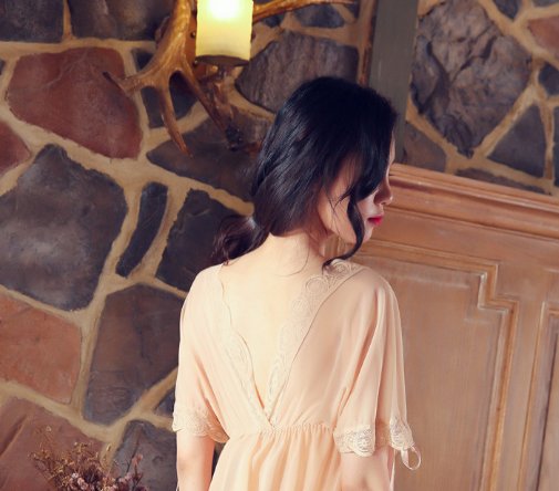 女人裸睡不一定好，在家不想穿太拘束，可以试试这些“薄纱睡衣”