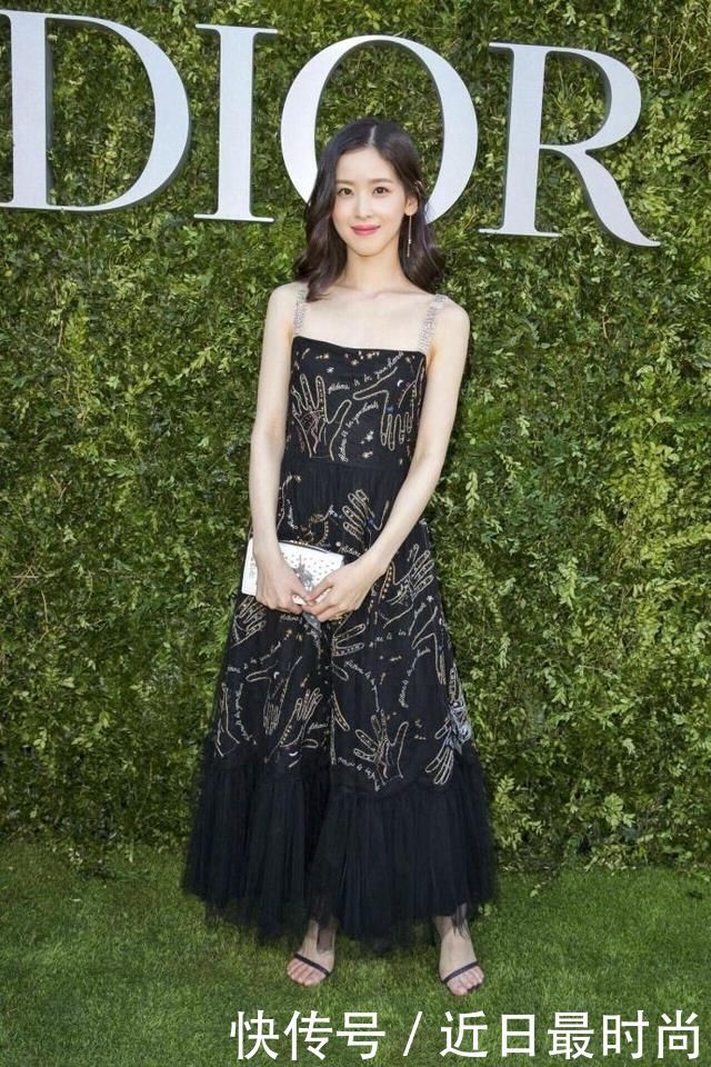 杨颖和章泽天同穿连衣裙，谁更胜一筹呢
