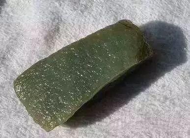 新疆人捡石头的最美季节又到了，教你在16个不同的地方捡石头！有