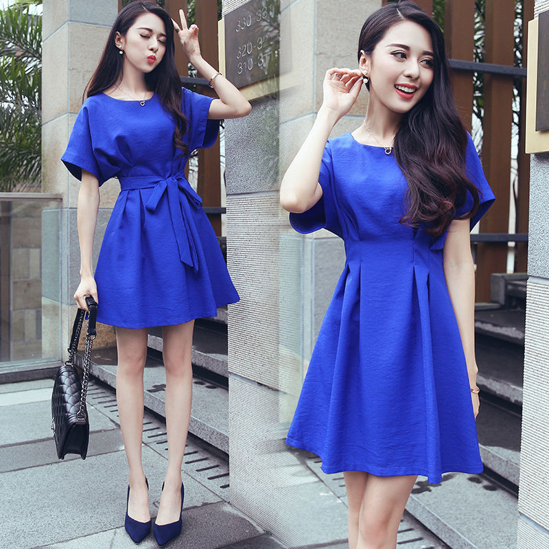 倘若你不到1米六，裙子不要太长，这些高高裙+单鞋，凸显自信美