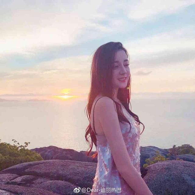 迪丽热巴的美丽，不仅靠的可不只是高级脸和大长腿