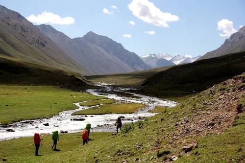 北边百花南青石，祁连苍茫画秋颜--祁连山穿越